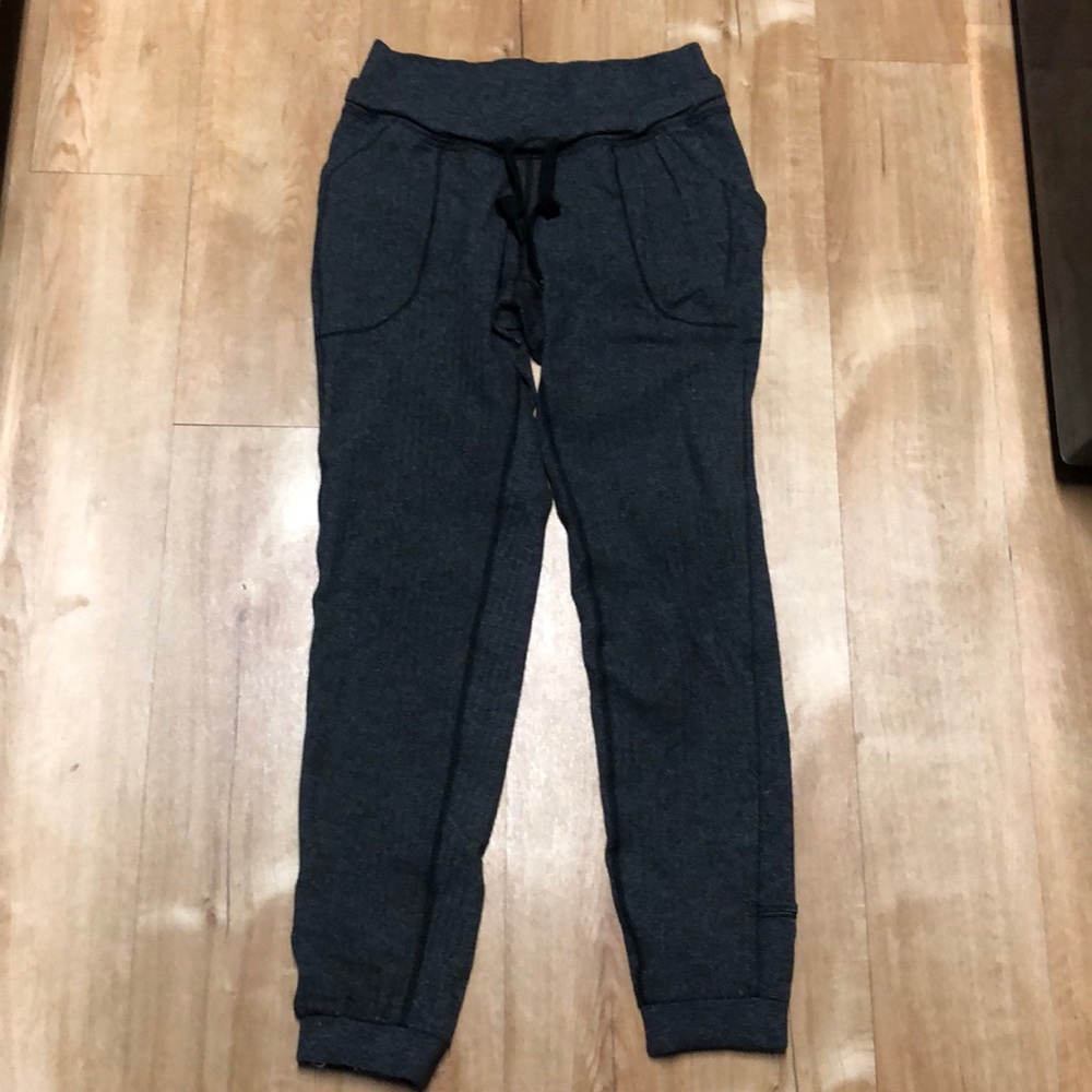 Herringbone Lululemon Joggers Size 6